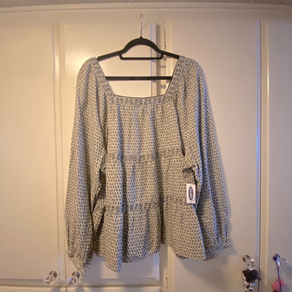 BRAND NEW Old Navy Blouse